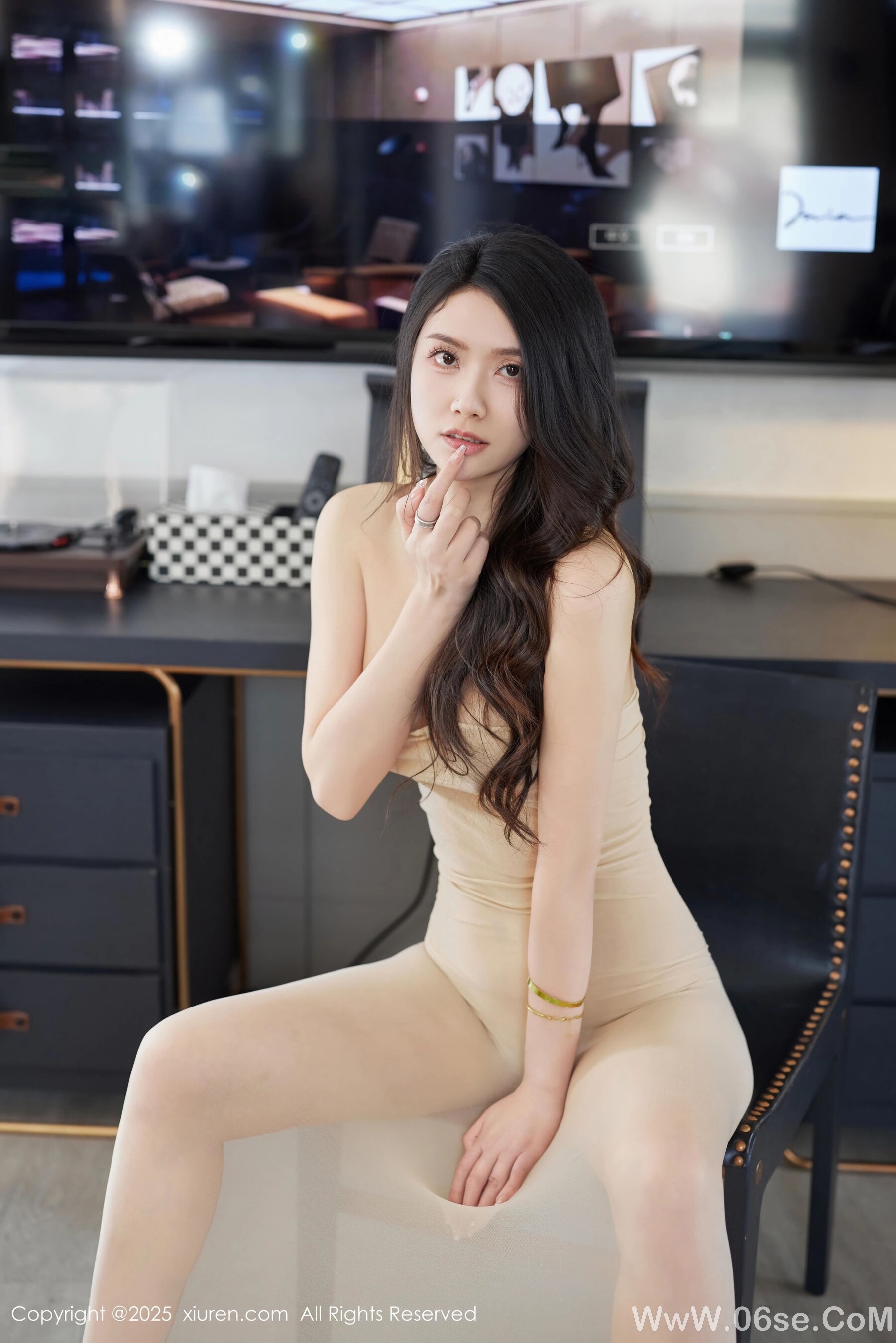 图片[34]-[Xiuren秀人网] 2025.04.21 NO.10175 方子萱[64P]-六色网