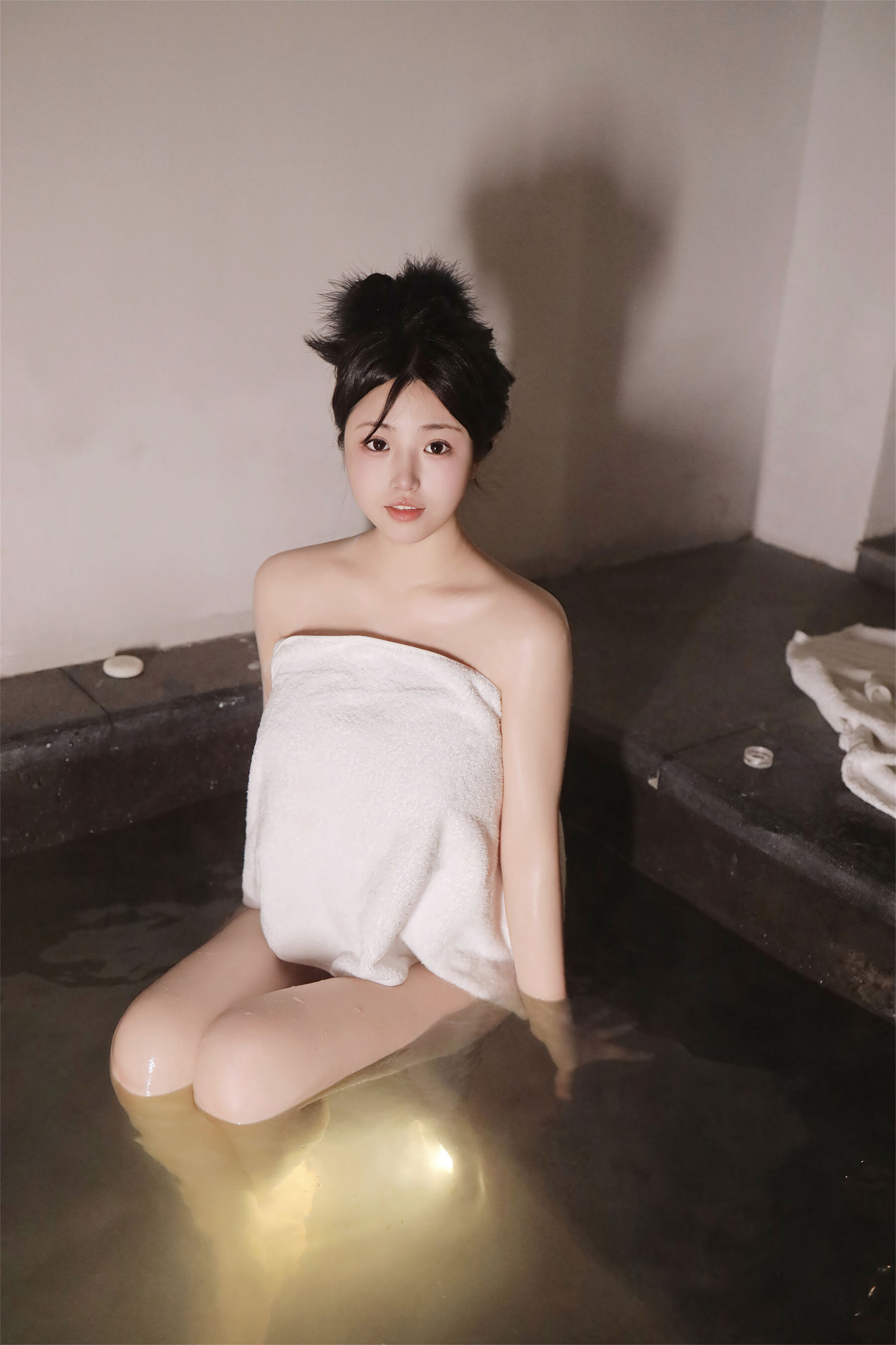 【私购流出】 2024.01.18 NO.7977 陈小花《内部助力图》[69P + 1V]-六色网
