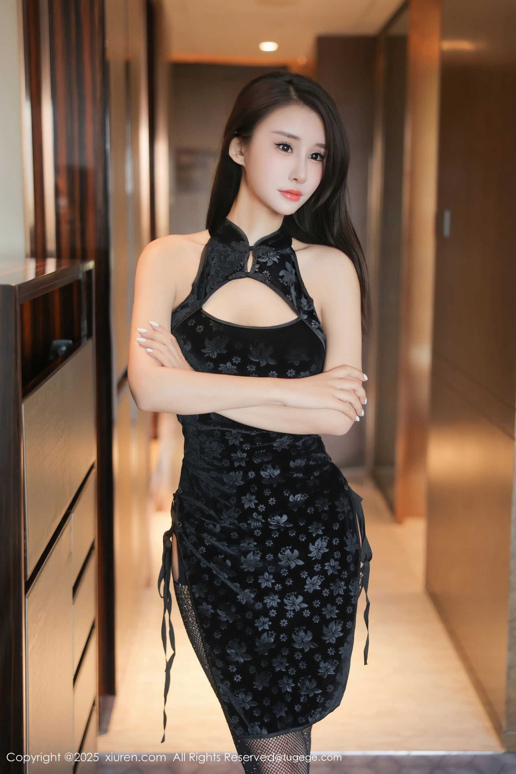 图片[2]-[Xiuren秀人网] 2025.03.10 NO.9990 夏沫沫 艺艺yiyi[58P]-六色网