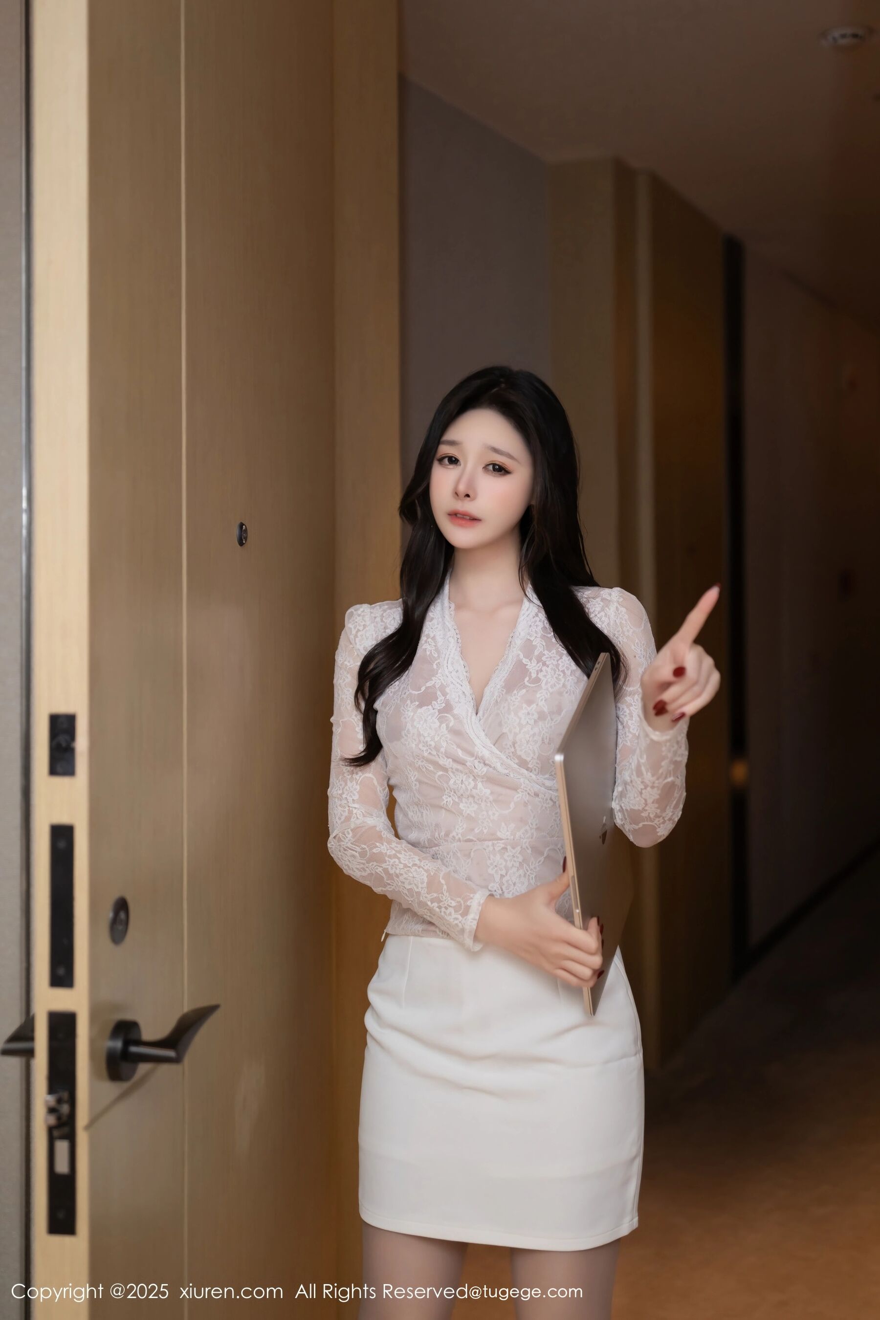 图片[3]-[Xiuren秀人网] 2025.04.11 NO.10143 小逗逗[81P]-六色网